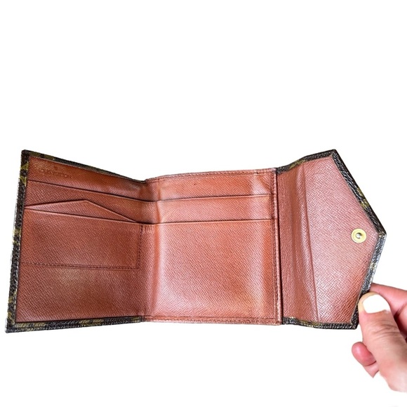 LOUIS VUITTON Vintage Monogram Logo Elise Trifold Wallet - Picture 7 of 16